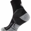 Sportsockor för cykling, styrketräning och löpning köper du enkelt online hos Define Me!